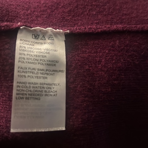 Maroon V-Neck (appears like purple in photos) Faux Trimmed Sleeves - Picture 3 of 4